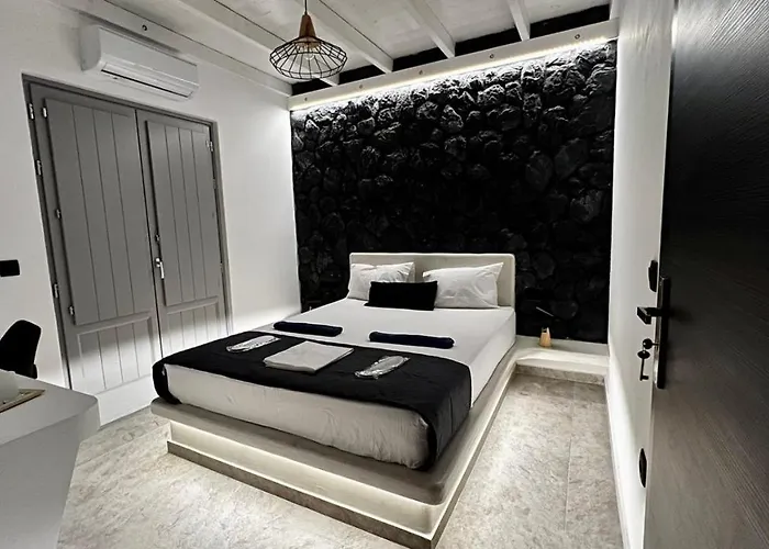 Filoxenia Luxury Willa Perissa (Santorini)