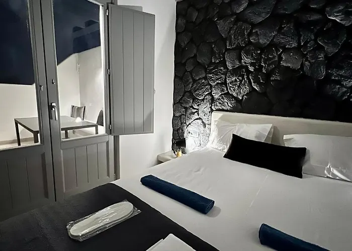 Willa Filoxenia Luxury Perissa (Santorini)