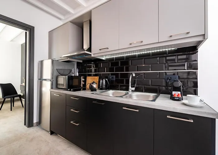 Filoxenia Luxury Willa Perissa (Santorini)