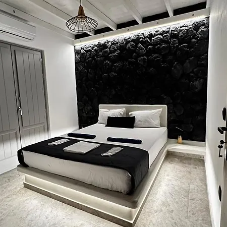 Filoxenia Luxury Vila Perissa (Santorini)