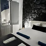 Villa Filoxenia Luxury Perissa (Santorini)